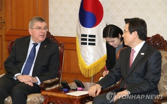 Hwang renews vow to ensure successful hosting of PyeongChang Olympics