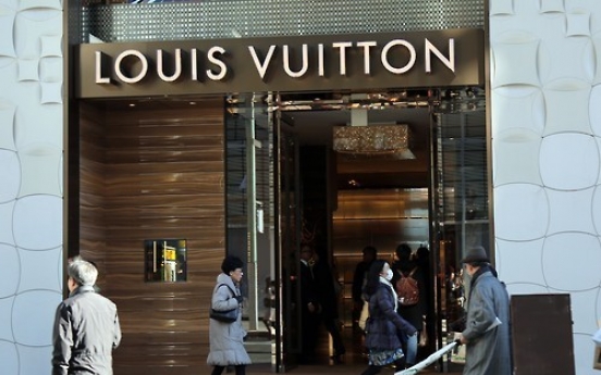 Young Korean women opt for renting luxury goods