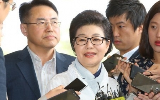 Park's sister declares support for conservative presidential candidate