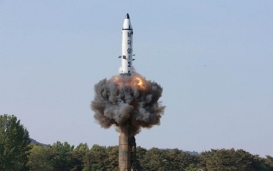 NK defies international pressure with missile launch