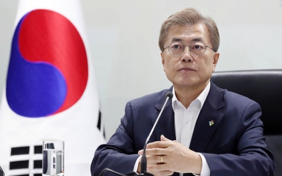 Moon's approval rating slightly increases: survey