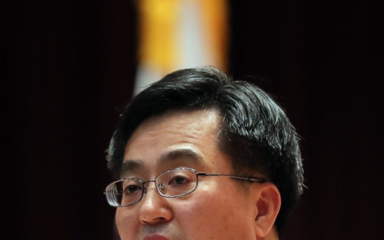 Finance minister holds talks with head of China-led regional lender