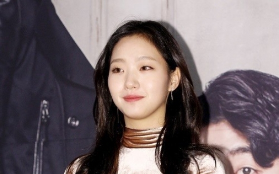 Kim Go-eun considers role in director Lee Joon-ik’s new film