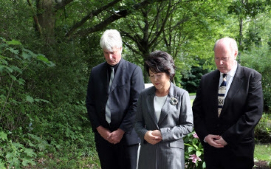 First lady visits German gravesite of controversial composer