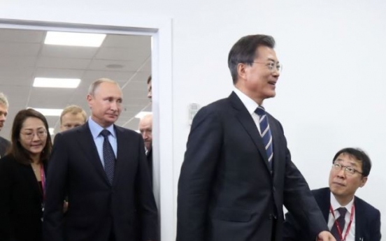 Putin ‘casually late’ for summit with President Moon