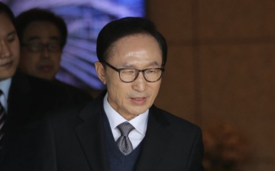 Investigations close in on Lee Myung-bak