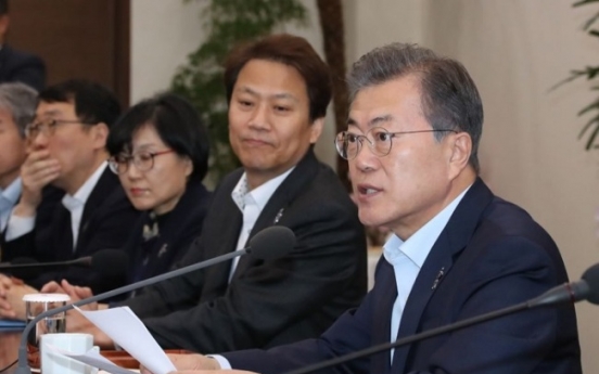 Moon praises work-hour cut, calls for follow up measures