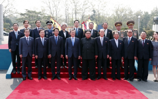 [2018 Inter-Korean summit] Top military, diplomatic brass from South, North at inter-Korean summit