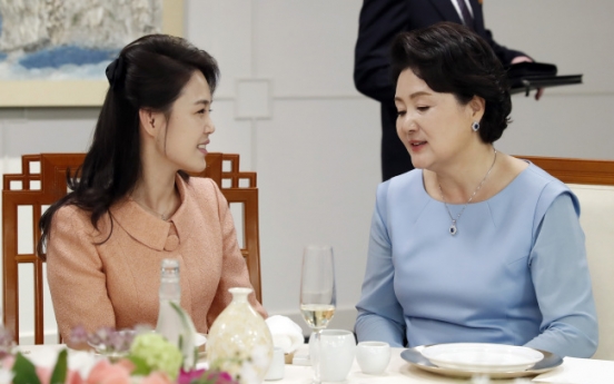 [Newsmaker] ‘Instant bond’ between first ladies of two Koreas grabs attention