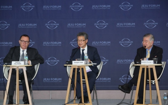 'Denuclearization talks less likely to be derailed': Joseph Yun, Moon Chung-in