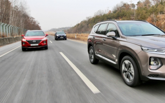 [Behind the Wheel] Hyundai’s Santa Fe family SUV is bigger, safer