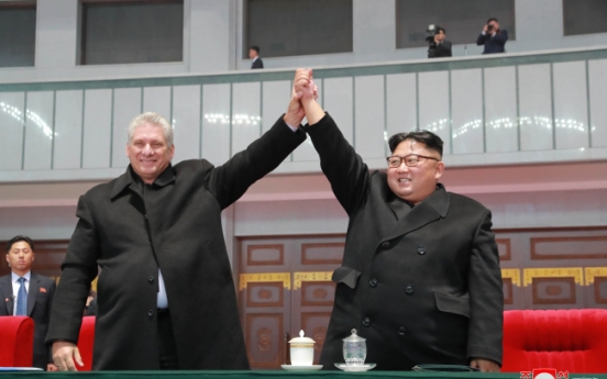 [Newsmaker] NK leader talks with Cuban president in his office