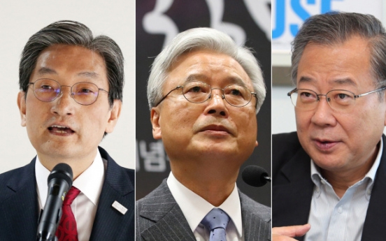 Moon mulling secretariat reshuffle: reports