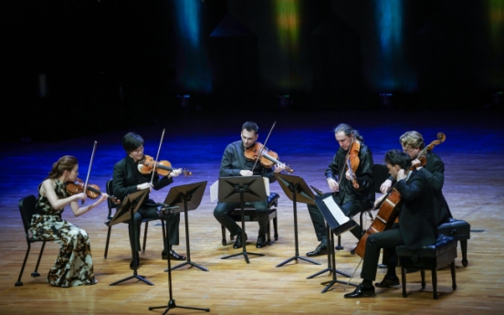 'Music in PyeongChang’ begins with bow-breaking performance