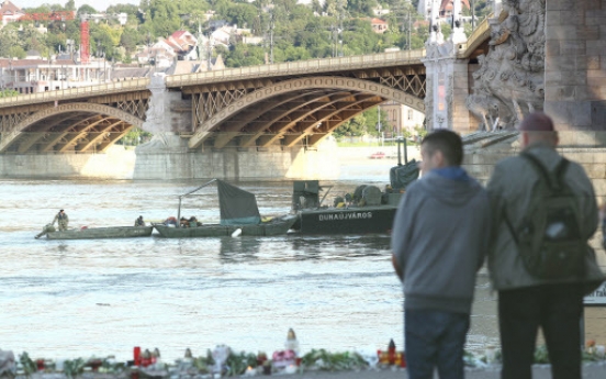Search continues for missing victims in Hungary boat sinking