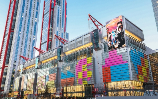 [From the scene] Seoul’s newest, biggest department store offers new shopping experience