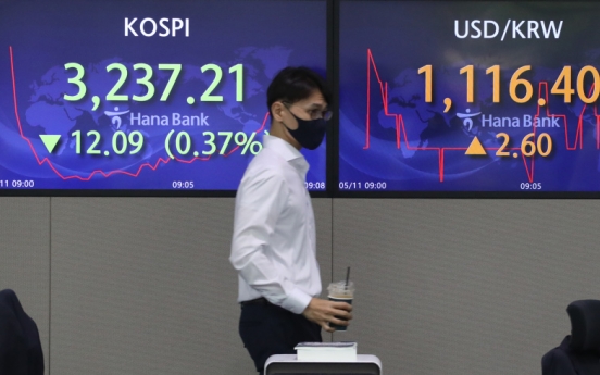 Seoul stocks open lower, tracking Wall Street decline