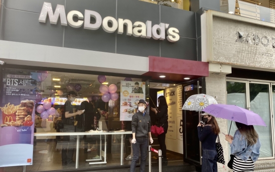 [From the scene] Fans line up for BTS Meal at McDonald’s in South Korea