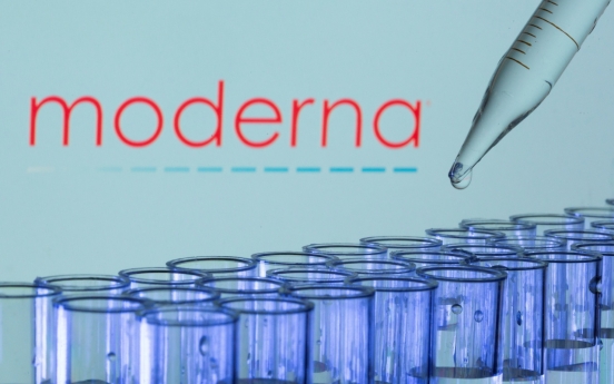 1st batch of Moderna COVID-19 vaccine arrives in S. Korea