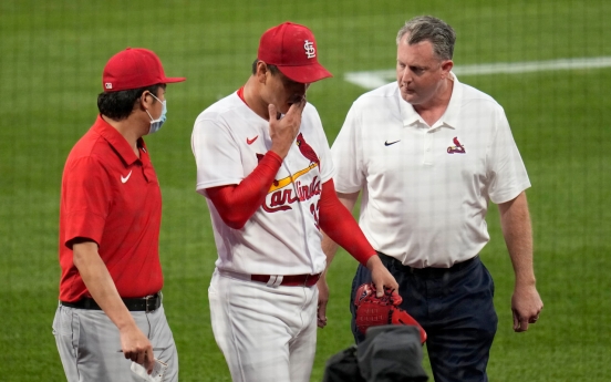 Cardinals' Kim Kwang-hyun placed on IL with back tightness