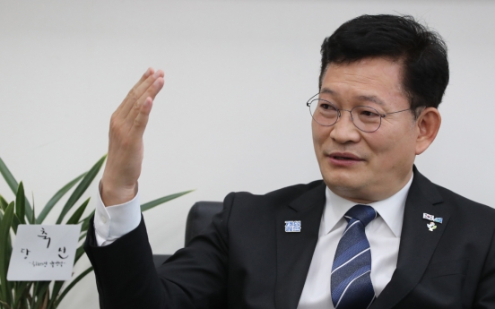 Ruling party chief hints at Samsung scion's pardon