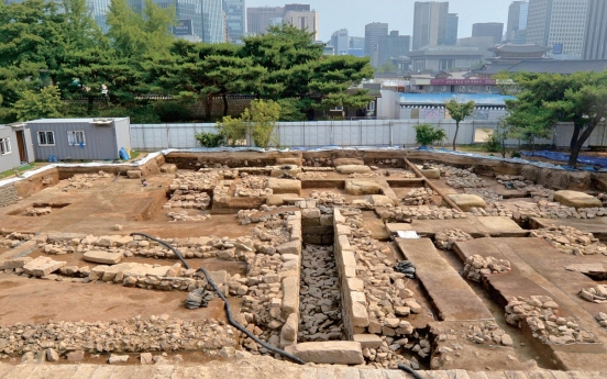 Ruins of advanced public toilet uncovered at Joseon Dynasty palace in Seoul