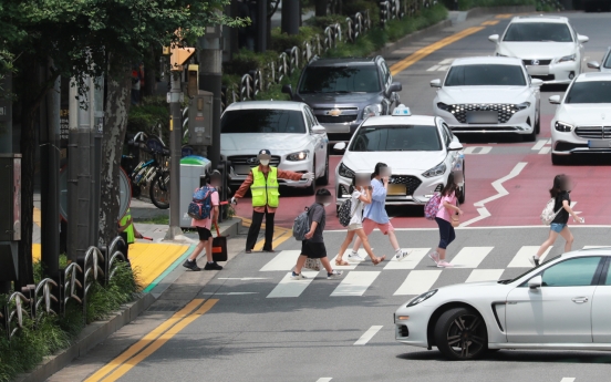 Fully remote schooling starts in greater Seoul amid record-breaking virus surge