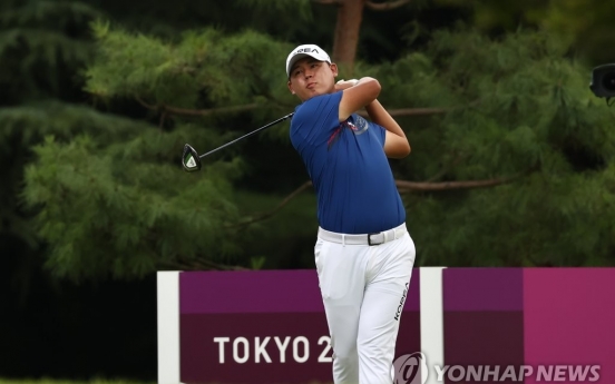 [Tokyo Olympics]  Kim Si-woo in middle of pack in men's golf