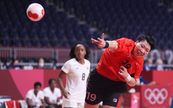 [Tokyo OIympics] S. Korea inches closer to women's handball quarterfinals after draw vs. Angola