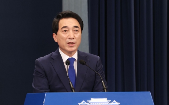 Cheong Wa Dae says inter-Korean communication lines should be back in operation first