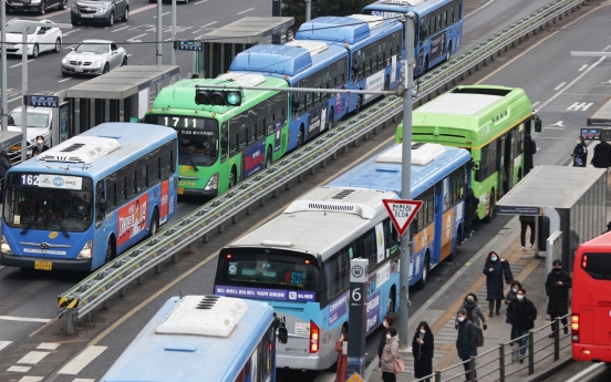 Seoul city moves to normalize coronavirus-affected public transit service