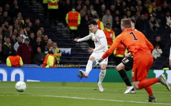 Son Heung-min scores in Conte's Tottenham coaching debut