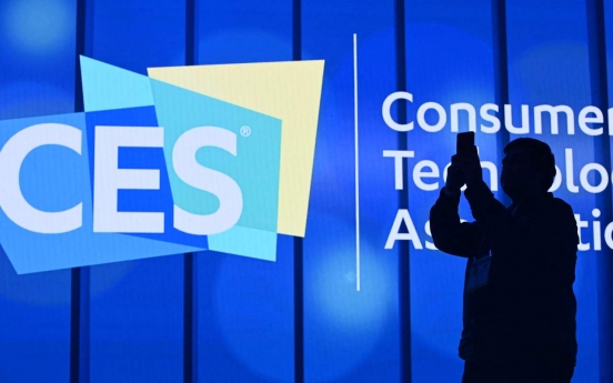 US firms suspend CES events over omicron spread, business as usual for Korean tech industry