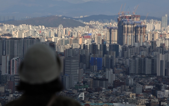 More people moving out of Seoul amid surging housing prices