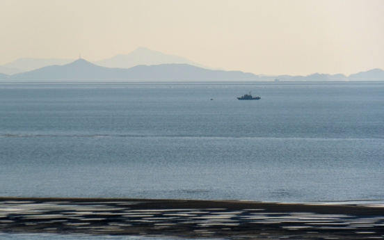 N. Korean military’s patrol ship breaches NLL for the first time since 2018