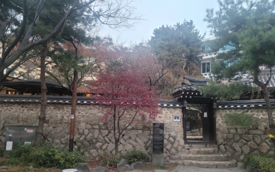 Walk along old streets of Seoul, filled with new stories