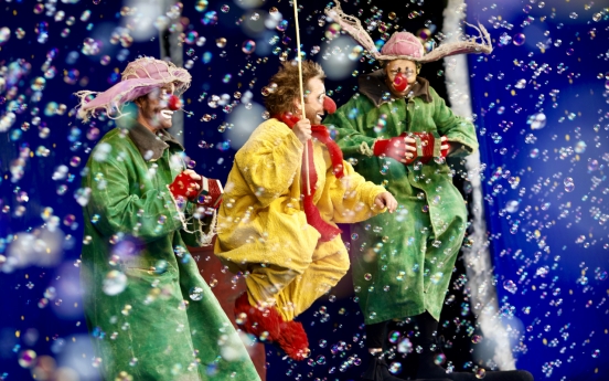 [Herald Review] 'Slava's Snowshow' brings delightful snowy magic to stage