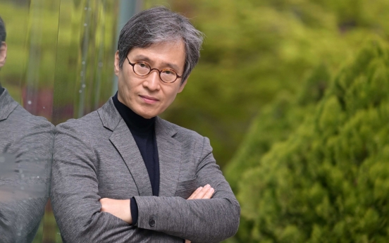 [Herald Interview] Bestselling author Lee Jung-myung on art of historical storytelling