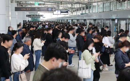 Real-time monitoring to let commuters check subway crowding