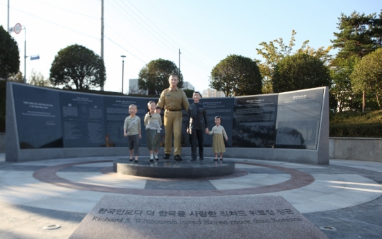 Memorial sculpture of US general unveiled at UN Peace Park, Busan