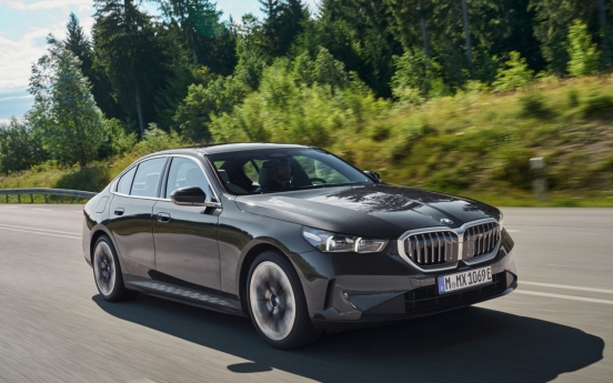BMW looks to continue winning streak with new hybrid 5 Series
