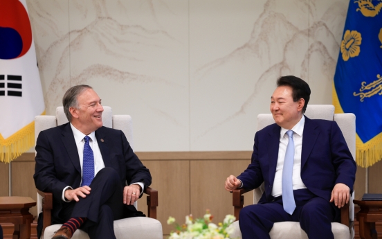 Yoon meets ex-US Secretary Pompeo, discusses Korean Peninsula issues