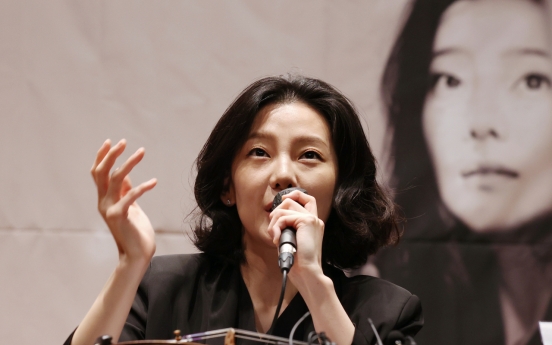 Violinist Clara-Jumi Kang hopes to offer 'healing power' of music during September recital tour