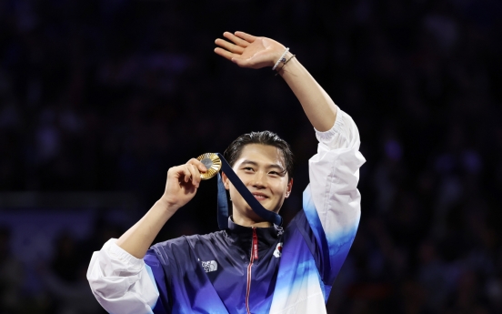 Oh Sang-uk wins gold in men's individual sabre fencing