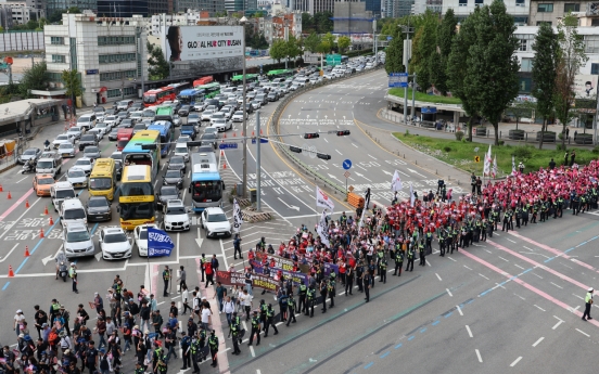 Thousands rally in Seoul to call for Yoon's resignation