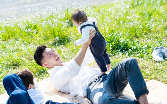 Eyeing birthrate, Korea sets 70% target for fathers' parental leave