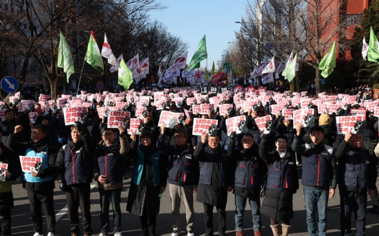 Biggest labor groups call for Yoon Suk Yeol's 'immediate' impeachment