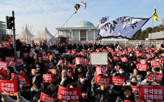 Protesters offered prepaid coffees, snacks as support pours in from faraway