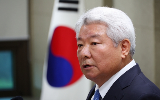 Ex-broadcast watchdog head likely to defend Yoon Suk Yeol in court: reports