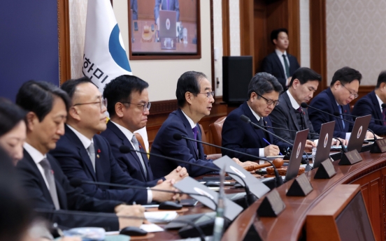 Acting president Han holds 1st Cabinet meeting amid opposition pressure